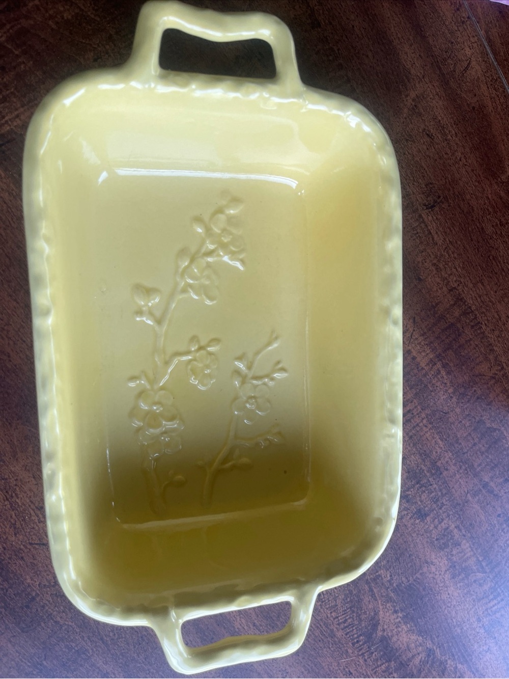 Vintage Summer Living Yellow Ceramic Casserole Baking Dish Floral Embossed 14”